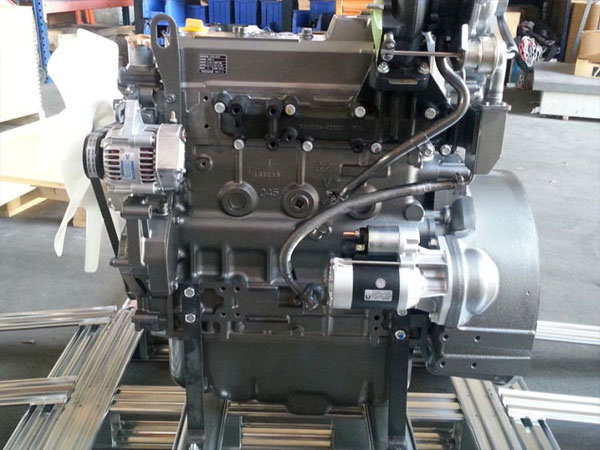 Yanmar-4TNV98T engine